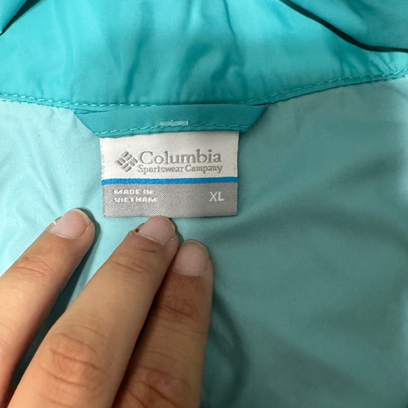 Women’s Columbia windbreaker! - Picture 3 of 6